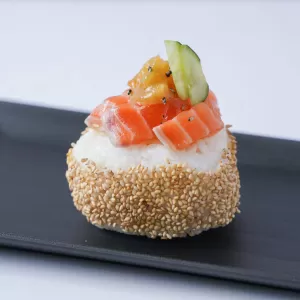 鶴味噌のいろんな商品を使っておにぎり(にんにく味噌)のサムネイル
